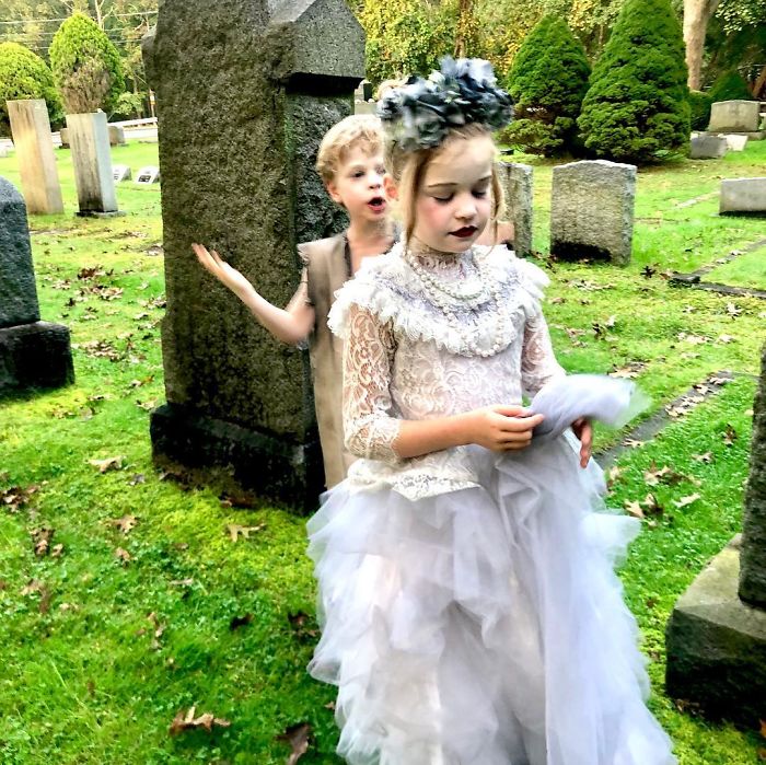 Neil Patrick Harris' Family Revealed Their 2018 Halloween Costumes And They Might Be The Creepiest Yet Neil Patrick Harris' Family Revealed Their 2018 Halloween Costumes And They Might Be The Creepiest Yet