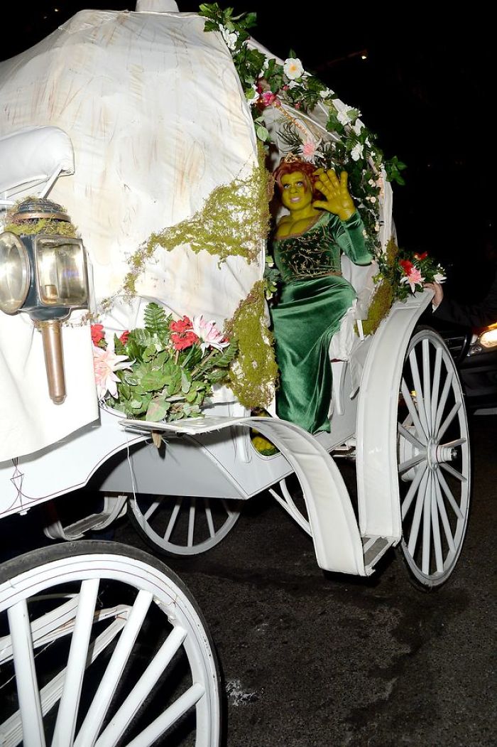 Heidi Klum Finally Reveals This Year’s Costume, Proves She’s The Queen Of Halloween Once More Heidi Klum Finally Reveals This Year’s Costume, Proves She’s The Queen Of Halloween Once More