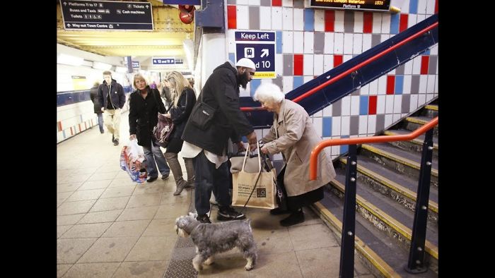 20 Acts Of Kindness By Total Strangers That’ll Restore Your Faith In Humanity