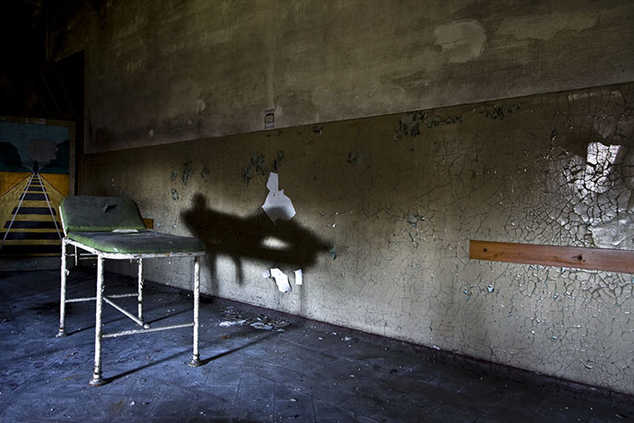 8 Completely Healthy People Tried To Find Out How Easy It Is To Get Admitted To A Psychiatric Asylum, Only To Realize How Hard It Is To Get Out