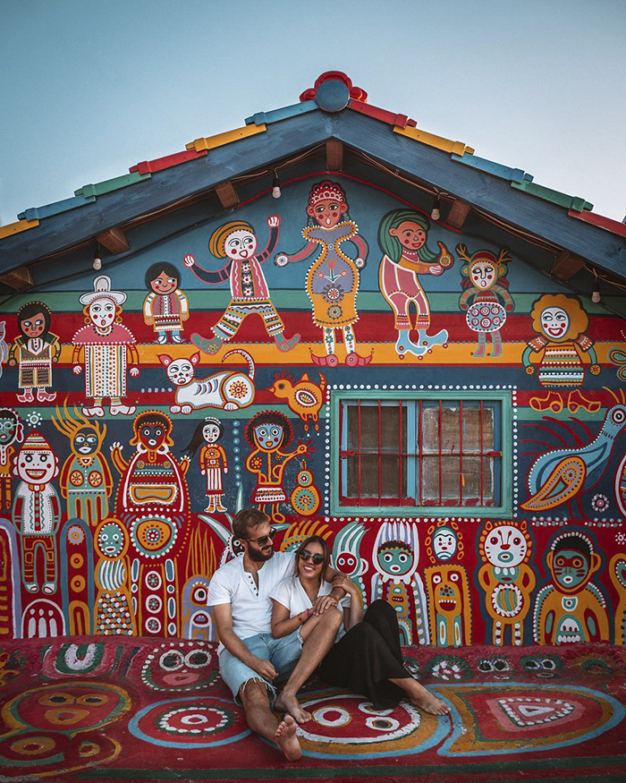 96-Year-Old Taiwanese Man Saves His Village From Demolition By Turning It Into A "Rainbow Village" 96-Year-Old Taiwanese Man Saves His Village From Demolition By Turning It Into A "Rainbow Village"