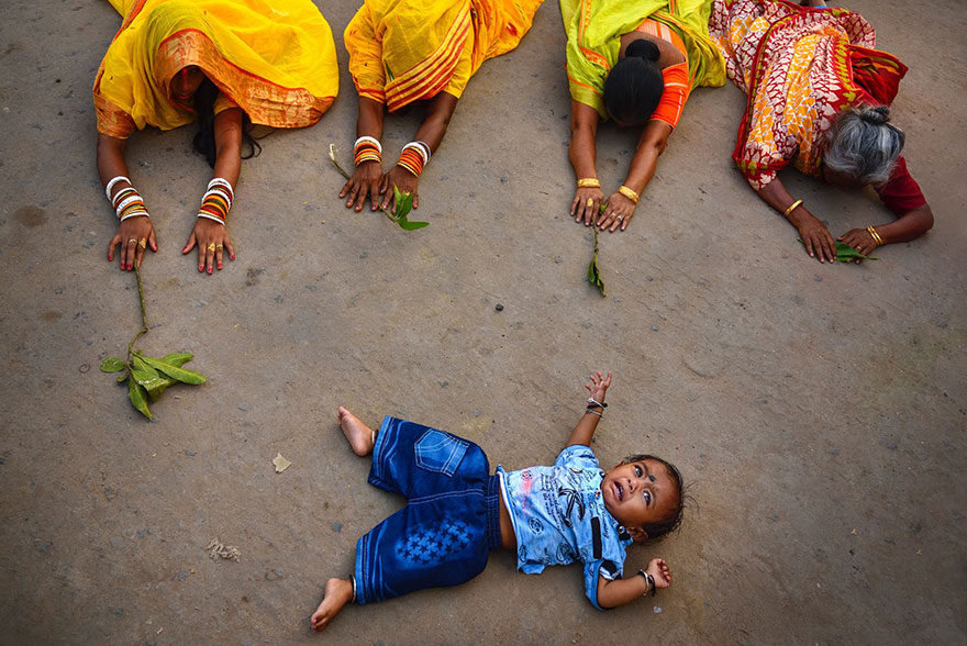 The Devotees,india (Honorouble Mention In Splash Of Colors Category)