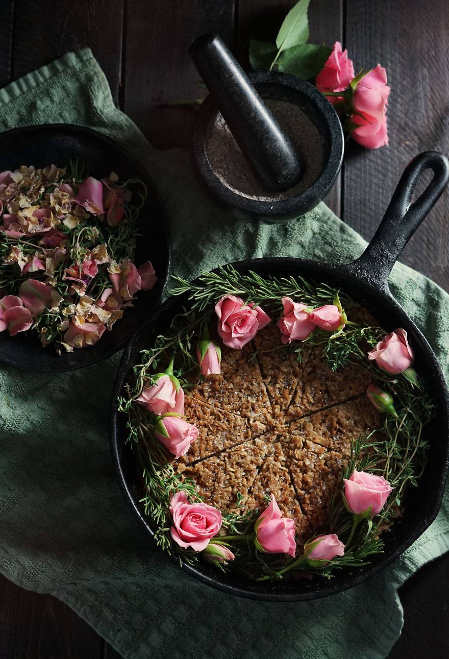 Wild Rose And Thyme Skillet Oatcake