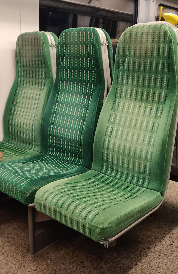 You Can See How Few People Sit On This Middle Seat By The Wear