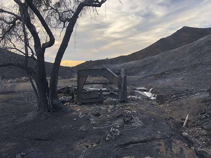 Man Shares Tragic Before & After Photos Of His Tiny DIY House After California Wildfires Man Shares Tragic Before & After Photos Of His Tiny DIY House After California Wildfires