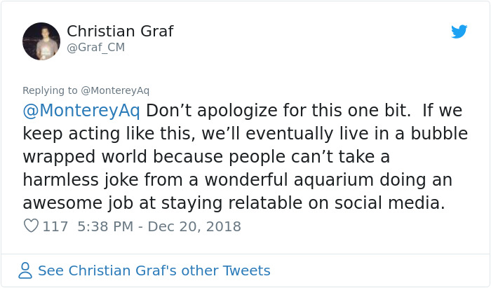 Aquarium Fat-Shames One Of Their Otters, Gets Instantly Murdered By Words Aquarium Fat-Shames One Of Their Otters, Gets Instantly Murdered By Words