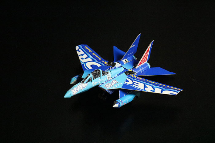 Japanese Artist Turns Product Packaging Into Amazing Art (12 Pics) Japanese Artist Turns Product Packaging Into Amazing Art (12 Pics)