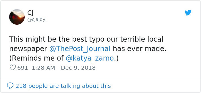 Newspaper Makes An Unfortunate Typo On Julia Roberts Headline And People Make The Best Of It