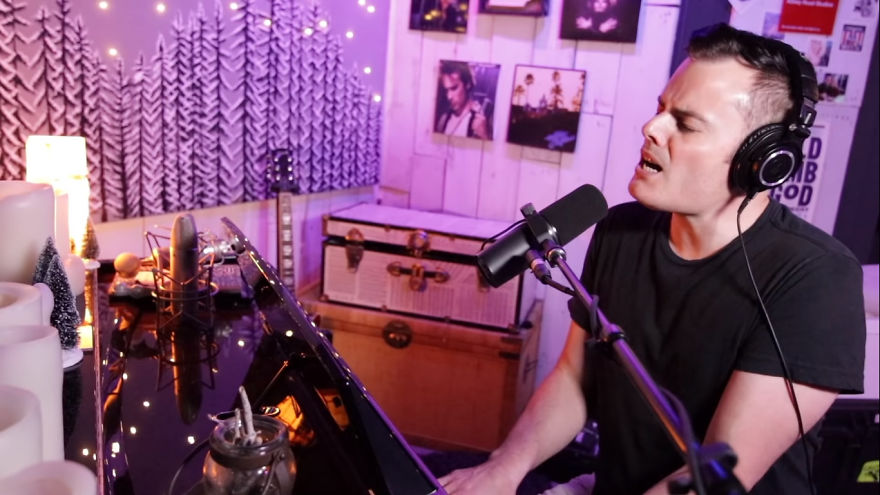 This Canadian Musician Sings Bohemian Rhapsody With Freddie Mercury&rsquo;s Voice (And Soul)