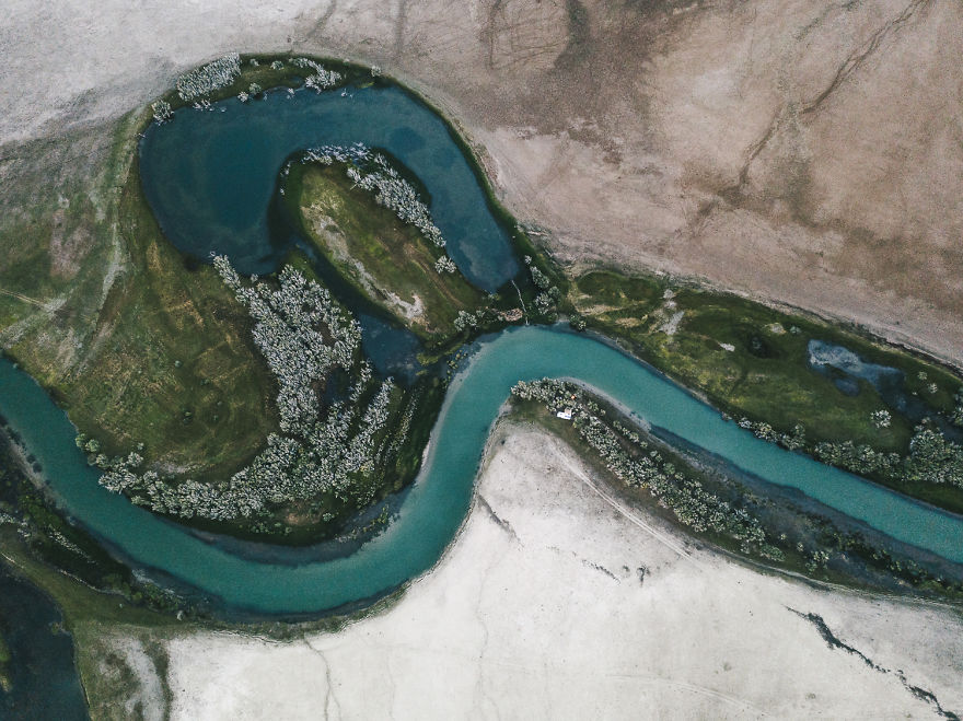 We Sold Everything And Moved Into An Old Truck To Travel And Show Our 4-Year-Old Son The Beauty Of Our Planet We Sold Everything And Moved Into An Old Truck To Travel And Show Our 4-Year-Old Son The Beauty Of Our Planet