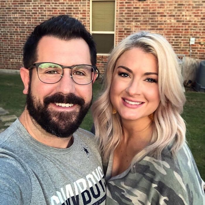 This Mother Of Two Needed Help During A Flight So 3 Random Strangers Stepped Up To Help Her