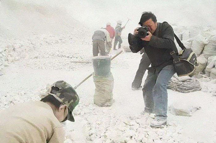 Award-Winning Photojournalist Disappears In China, And Here Are 21 Of His Pics China Don't Want You To See Award-Winning Photojournalist Disappears In China, And Here Are 21 Of His Pics China Don't Want You To See