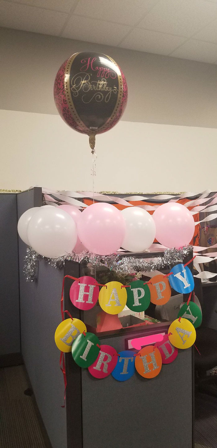 Co-Worker Tells Others To Ignore This Woman's Birthday, So She Gets Revenge By Buying Cupcakes