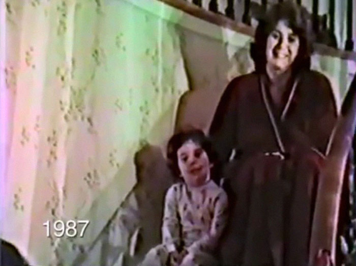 Dad Films Family's Christmas Mornings For 25 Years, Shows How Small Changes Create A Big Difference At The End Dad Films Family's Christmas Mornings For 25 Years, Shows How Small Changes Create A Big Difference At The End