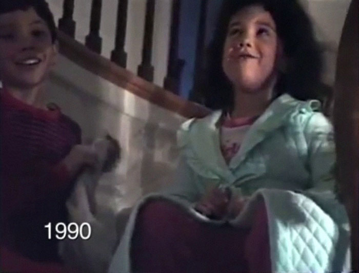 Dad Films Family's Christmas Mornings For 25 Years, Shows How Small Changes Create A Big Difference At The End Dad Films Family's Christmas Mornings For 25 Years, Shows How Small Changes Create A Big Difference At The End