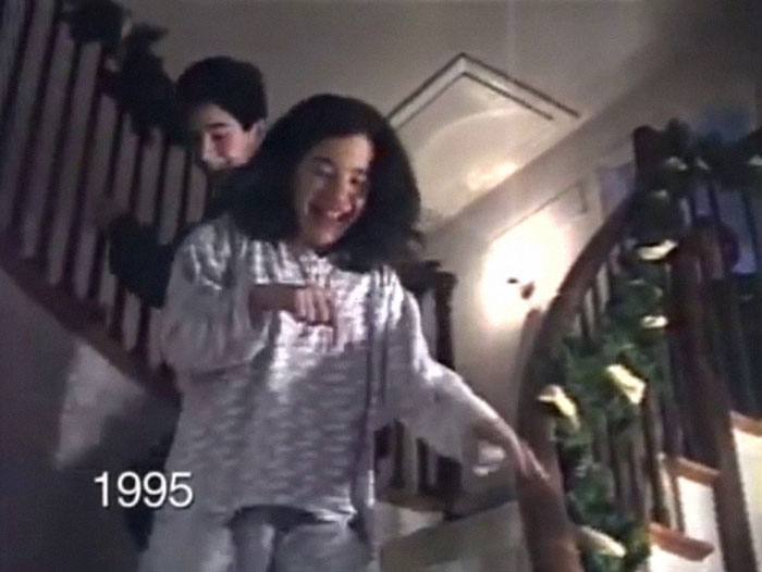 Dad Films Family's Christmas Mornings For 25 Years, Shows How Small Changes Create A Big Difference At The End Dad Films Family's Christmas Mornings For 25 Years, Shows How Small Changes Create A Big Difference At The End