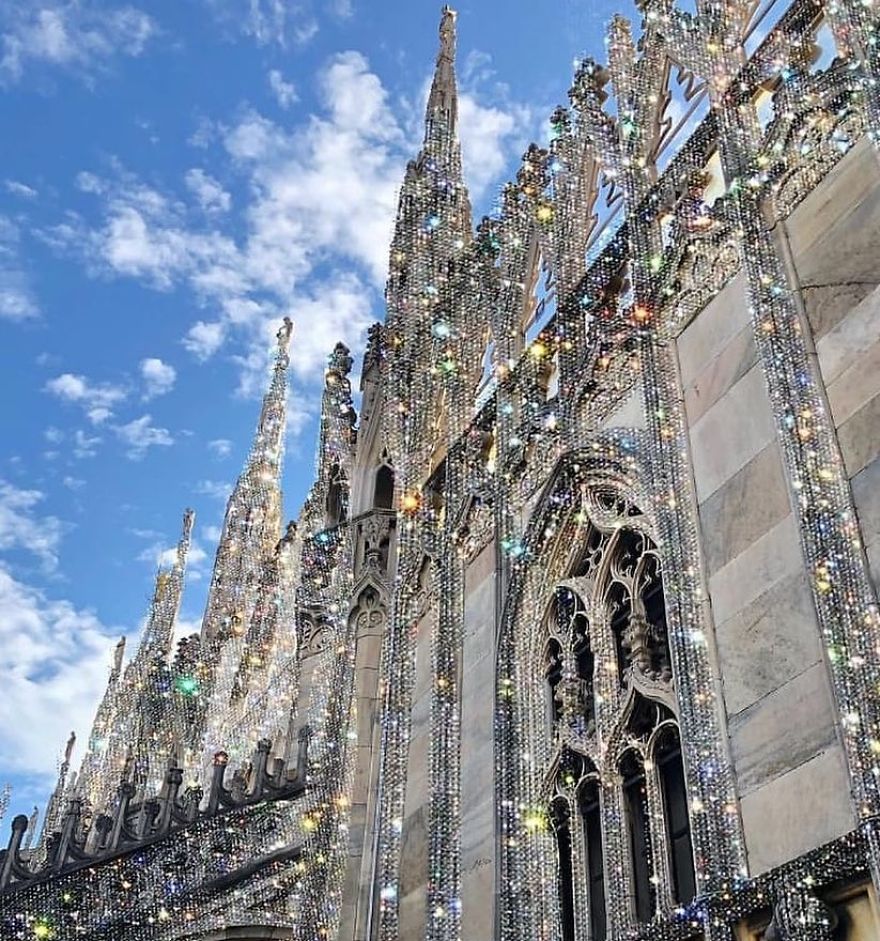 Pakistani 'Dentist' Tired Of Her Job Starts Putting Glitters And Diamonds On Every Image And The Results Are Magical ( 10+ Images )