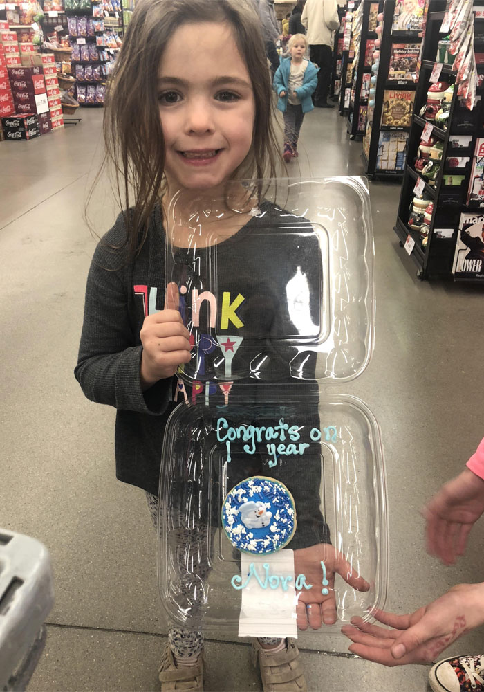 Baker Overheard Our Daughter Picking Out Her Celebration Dessert For 1 Year Anniversary Of Her Craniotomy And Throws A Celebration In The Store Aisle