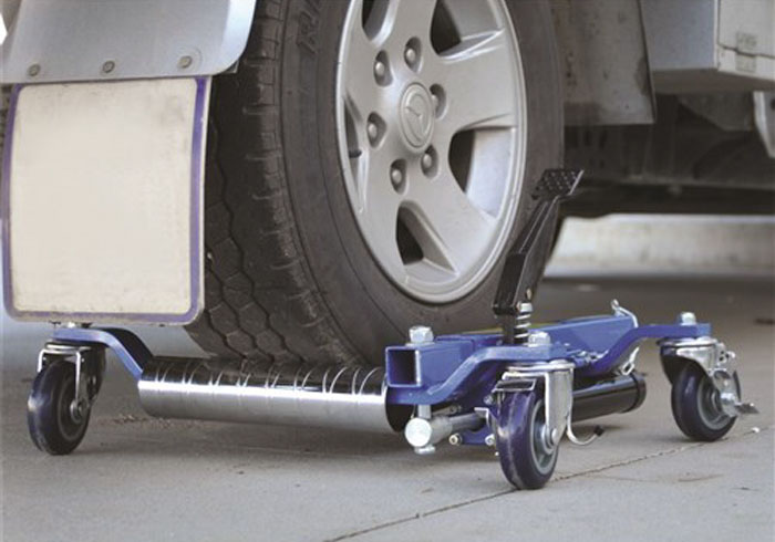 Stranger Kept Blocking This Guy's Parking Space With His Car, So He Used His Mechanic Skills To Hide It