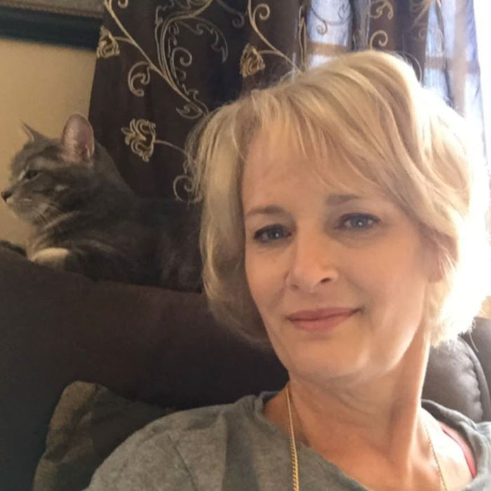 Neighbors Are Saying This Woman's Christmas Dragon Decorations Are Inappropriate, So She 'Fixes' It Neighbors Are Saying This Woman's Christmas Dragon Decorations Are Inappropriate, So She 'Fixes' It