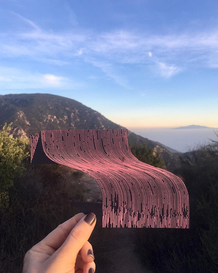 This Artist Creates Amazing Optical Illusions Using Simple Lines This Artist Creates Amazing Optical Illusions Using Simple Lines