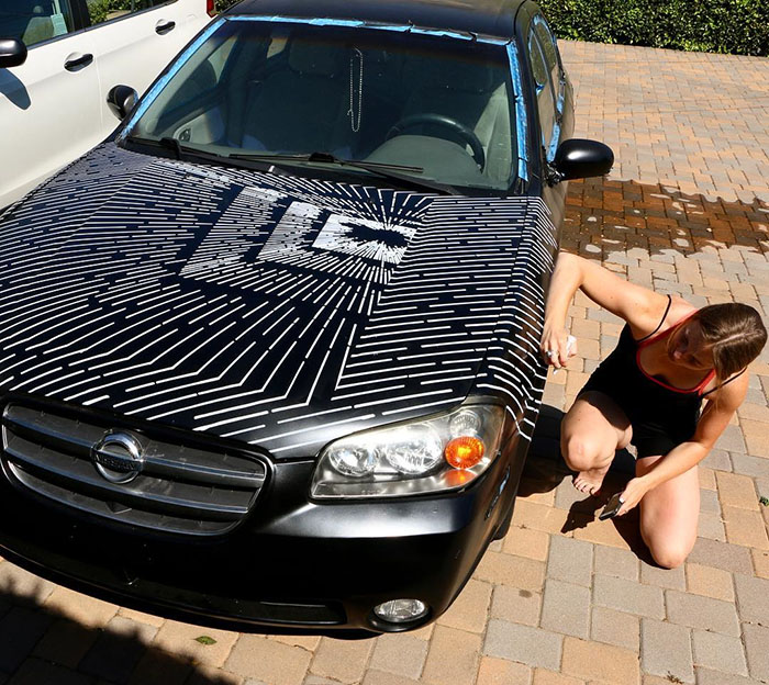 This Artist Creates Amazing Optical Illusions Using Simple Lines This Artist Creates Amazing Optical Illusions Using Simple Lines