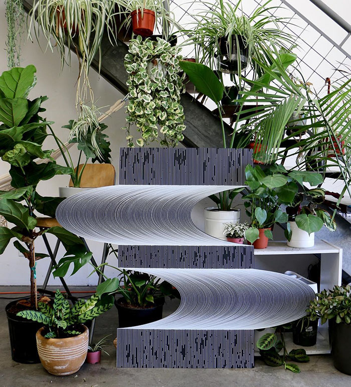 This Artist Creates Amazing Optical Illusions Using Simple Lines This Artist Creates Amazing Optical Illusions Using Simple Lines