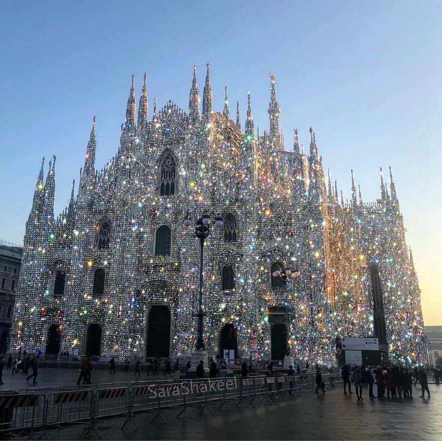 Pakistani 'Dentist' Tired Of Her Job Starts Putting Glitters And Diamonds On Every Image And The Results Are Magical ( 10+ Images )