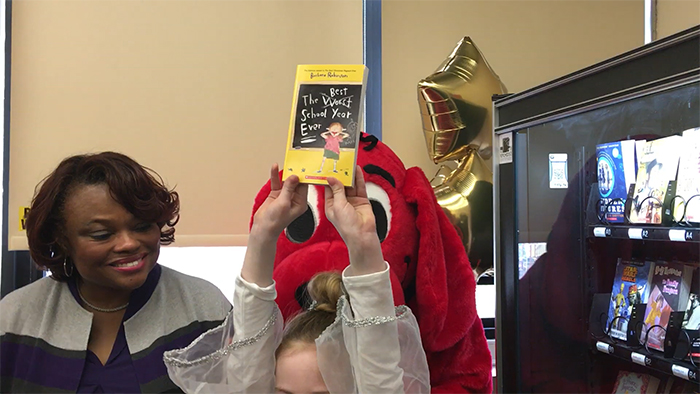 This School Came Up With The Idea Of A Book Vending Machine And Kids Are Loving It This School Came Up With The Idea Of A Book Vending Machine And Kids Are Loving It