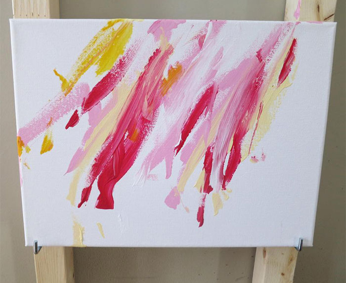 Owners Teach Their Shiba Inu To Paint, Sell Paintings Worth ~$5000