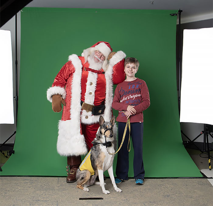 These Photographers Organize Magical Christmas Photoshoots For Children In Hospitals, As For Some It Might Be Their Last These Photographers Organize Magical Christmas Photoshoots For Children In Hospitals, As For Some It Might Be Their Last