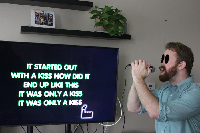 Friends Told This Guy He'd Attract More Women If He Shaved His Beard So He A/B Tested It On Tinder