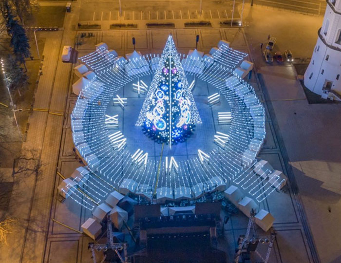 Spectacular Christmas Tree Illuminated With 5 Km Of Lighting Announces The Holiday Season In Vilnius