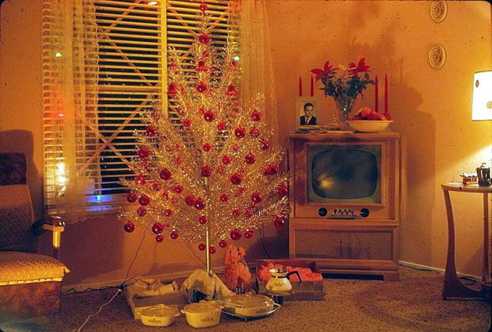 Vintage-Christmas-House-Interior-Decorations