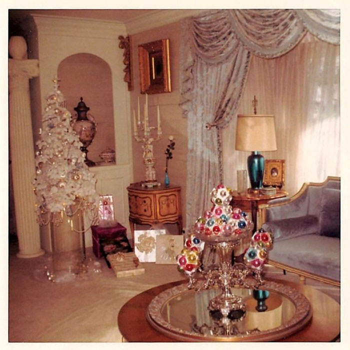 Vintage-Christmas-House-Interior-Decorations