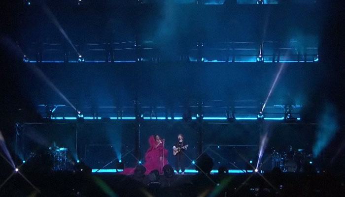 Woman Calls Out The Way Ed Sheeran Dressed Next To Beyonce, Gets Destroyed On Twitter Woman Calls Out The Way Ed Sheeran Dressed Next To Beyonce, Gets Destroyed On Twitter