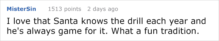 Two Guys Take Pics With The Same Santa For 12 Years And People Notice They're Not Aging Properly Two Guys Take Pics With The Same Santa For 12 Years And People Notice They're Not Aging Properly