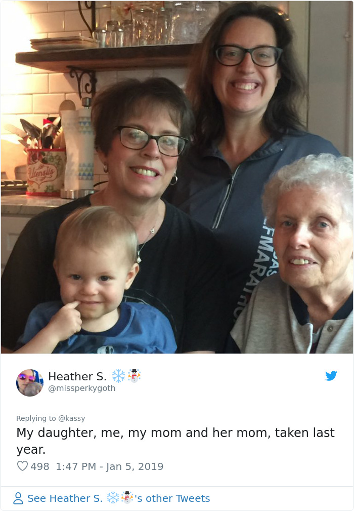 Chinese People Create A New Viral Meme Involving 4 Generations Of Family Members And It's Adorable