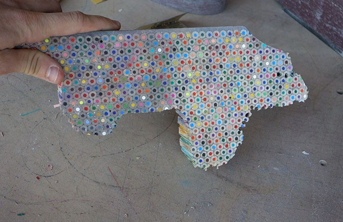 Guy Spends $500 To Build An Epic Custom Guitar Out Of 1200 Pencils, Shows How He Did It Guy Spends $500 To Build An Epic Custom Guitar Out Of 1200 Pencils, Shows How He Did It