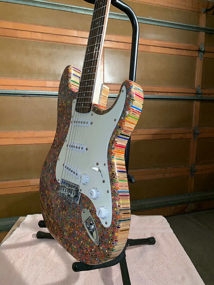 Guy Spends $500 To Build An Epic Custom Guitar Out Of 1200 Pencils, Shows How He Did It Guy Spends $500 To Build An Epic Custom Guitar Out Of 1200 Pencils, Shows How He Did It