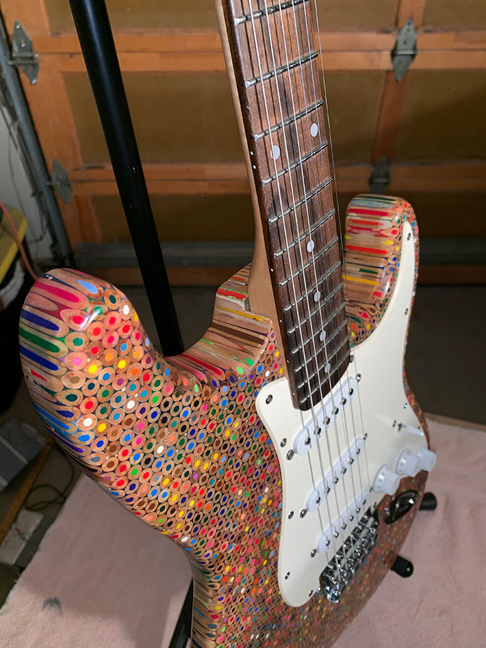 Guy Spends $500 To Build An Epic Custom Guitar Out Of 1200 Pencils, Shows How He Did It Guy Spends $500 To Build An Epic Custom Guitar Out Of 1200 Pencils, Shows How He Did It