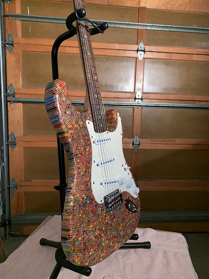 Guy Spends $500 To Build An Epic Custom Guitar Out Of 1200 Pencils, Shows How He Did It Guy Spends $500 To Build An Epic Custom Guitar Out Of 1200 Pencils, Shows How He Did It