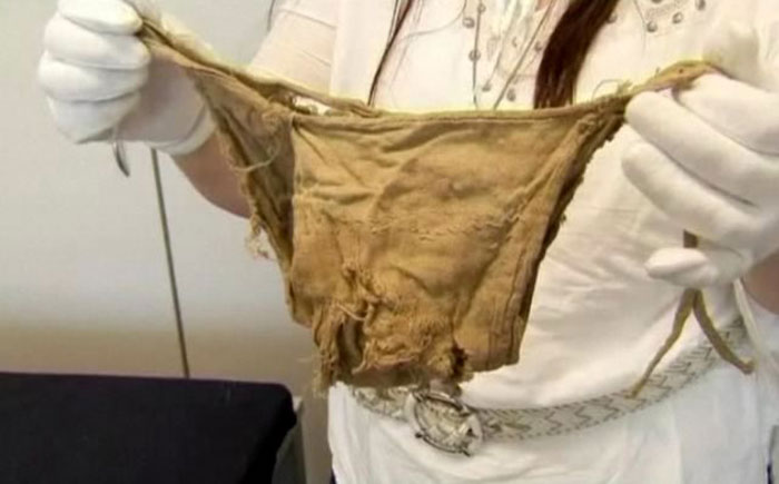 Archeologists Unveil 500-Year-Old Medieval Underwear And The Internet Reacts Archeologists Unveil 500-Year-Old Medieval Underwear And The Internet Reacts