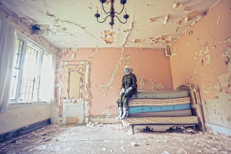 I've Been Documenting A Lonely Astronaut's Return To Earth