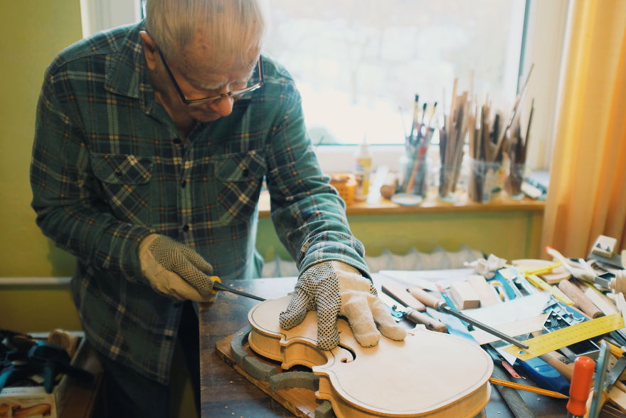 I Spent 3 Years Making A Violin With My Grandfather Without Knowing How I Spent 3 Years Making A Violin With My Grandfather Without Knowing How