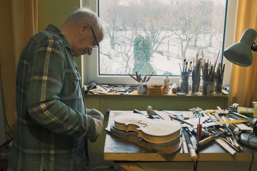 I Spent 3 Years Making A Violin With My Grandfather Without Knowing How I Spent 3 Years Making A Violin With My Grandfather Without Knowing How