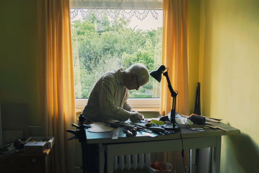 I Spent 3 Years Making A Violin With My Grandfather Without Knowing How I Spent 3 Years Making A Violin With My Grandfather Without Knowing How