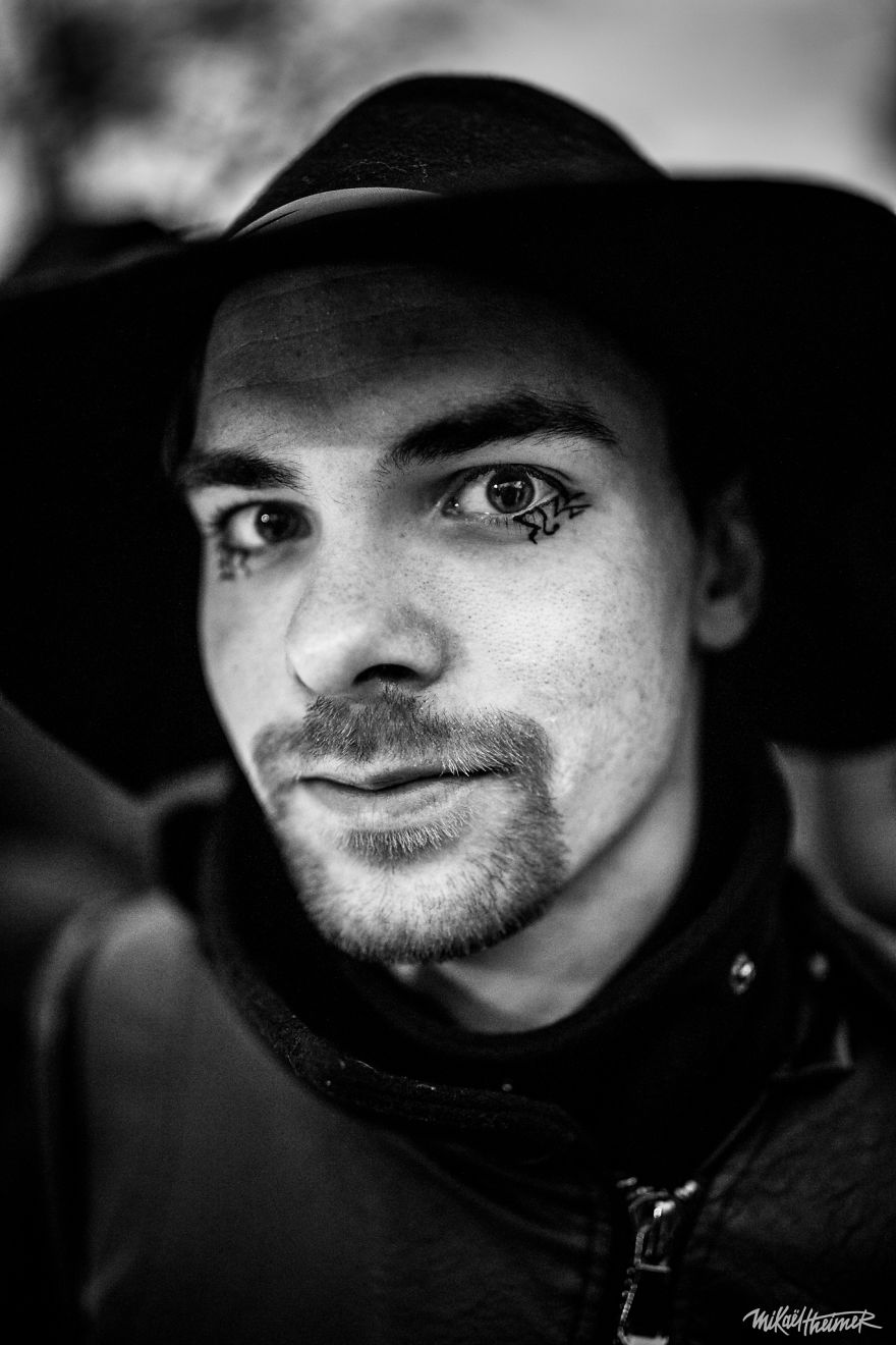 I Photograph The Colorful Faces Of People In Montreal. Up Close And Personal.