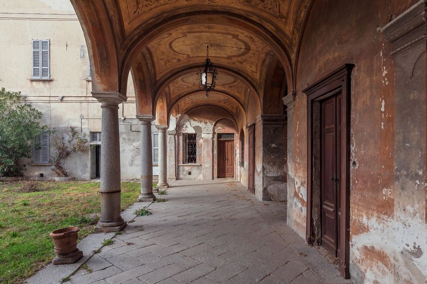 30 Abandoned Places In Italy That Look Truly Beautiful