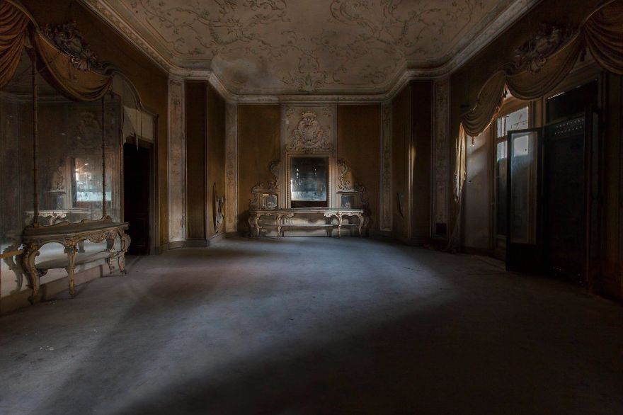 30 Abandoned Places In Italy That Look Truly Beautiful